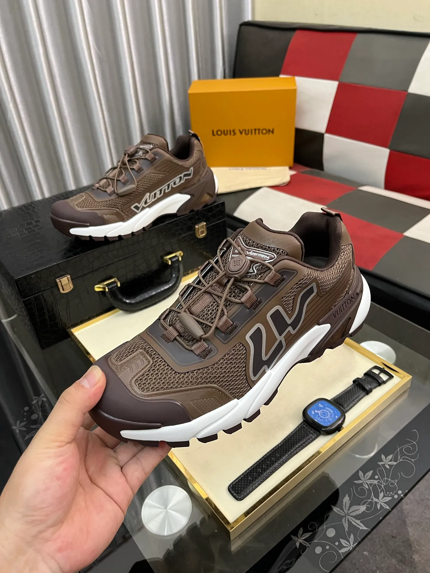 Men's shoes 💰780⌚️⌚️Top version [LOUIS VUITTON] Couple 🧑‍🤝‍🧑 Craftsman style Counter series (original order) New style 🍀LV Louis Vuitton - Top version LV classic high-top trendy shoes! Made of imported original craft calfskin, original breathable lining, and original wear-resistant, lightweight, high-end TPU outsole! High quality products! Code number: 36-457️⃣Colors available
